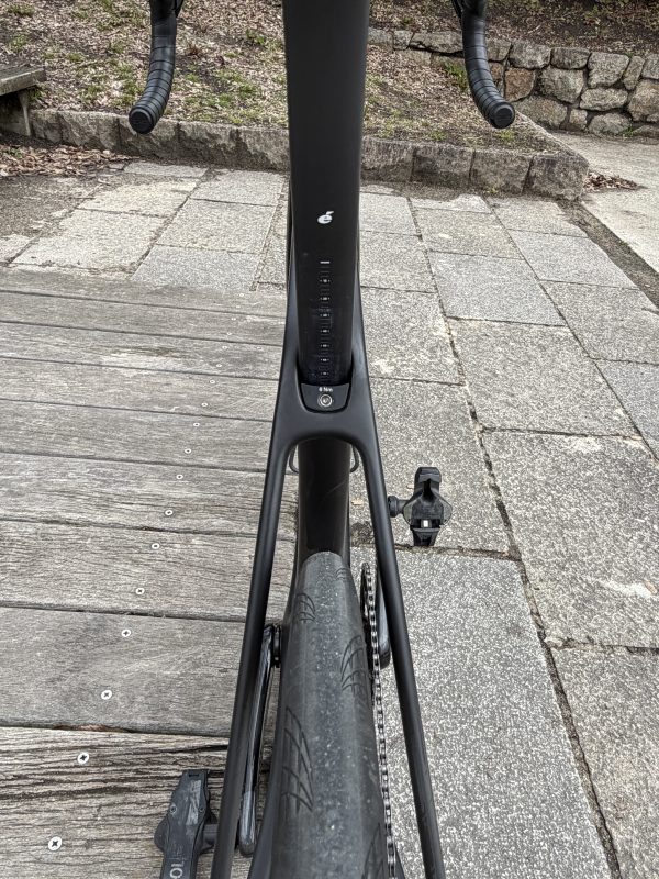 真上から見るD型ポストとクリアランス