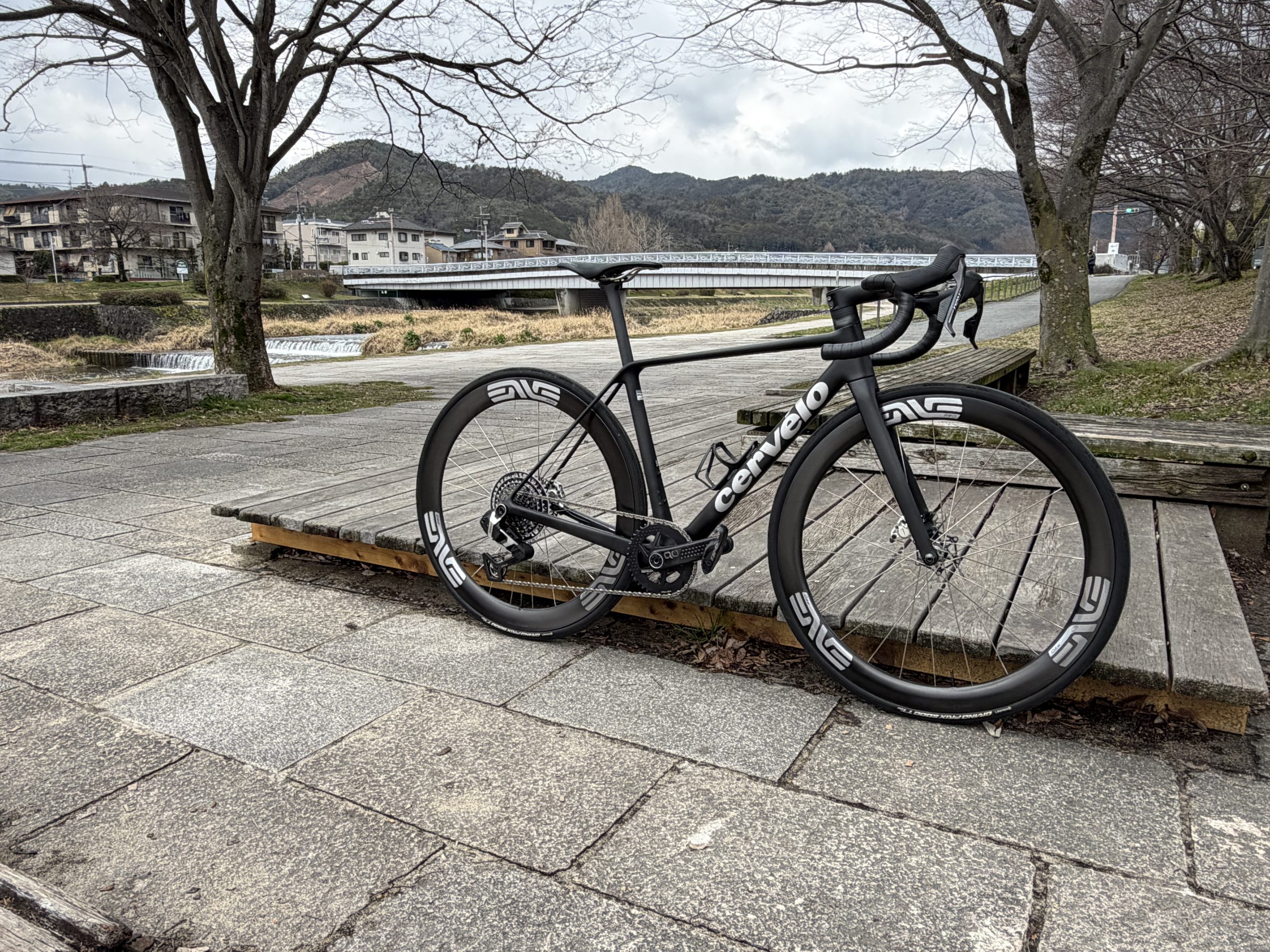 サーベロ R5 解体新書 Vol.3 剛性編 | Cervélo 日本公式サイト