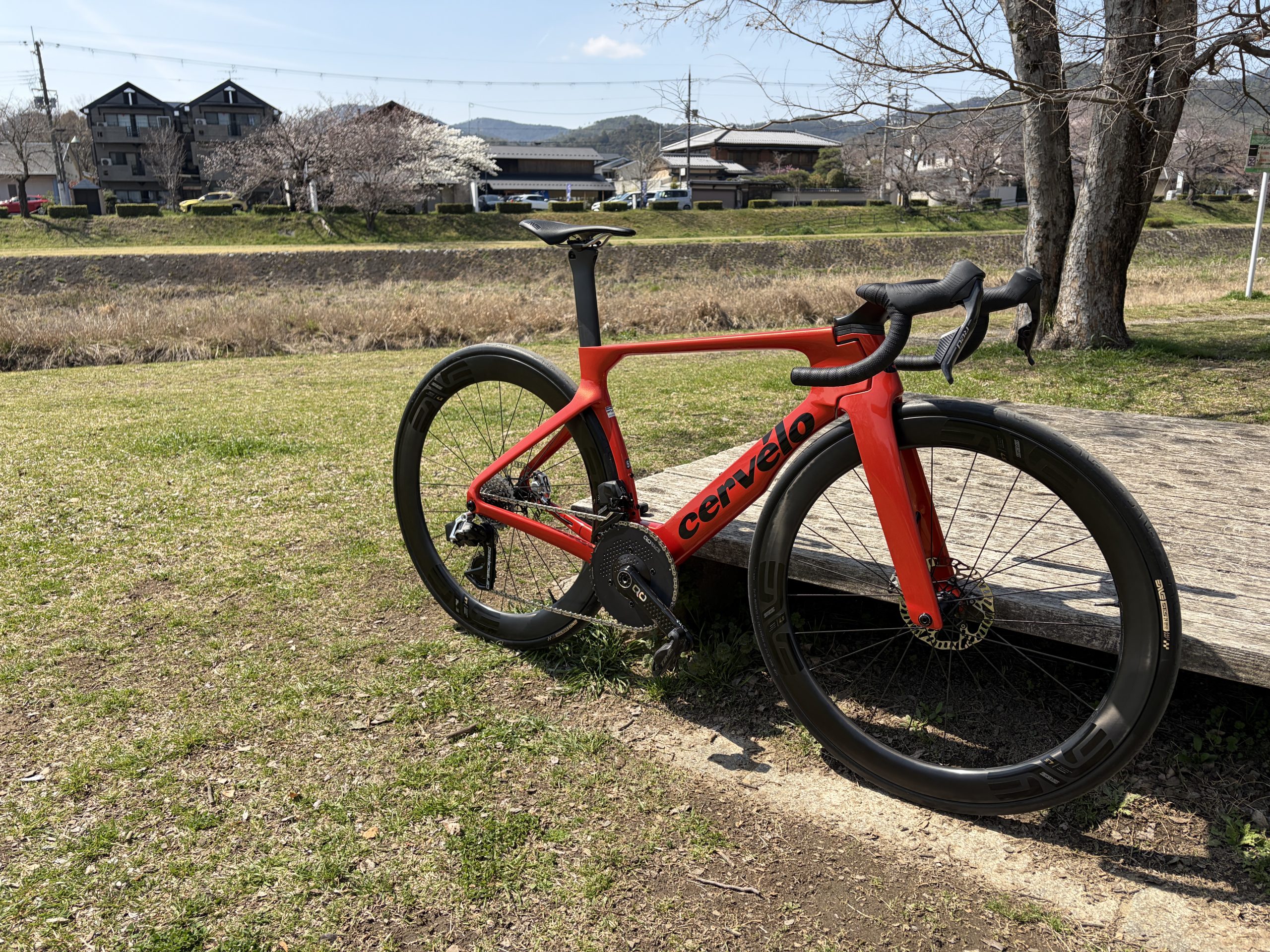 サーベロ S5新旧比較-エアロ最大化を目指したフロント周り | Cervélo