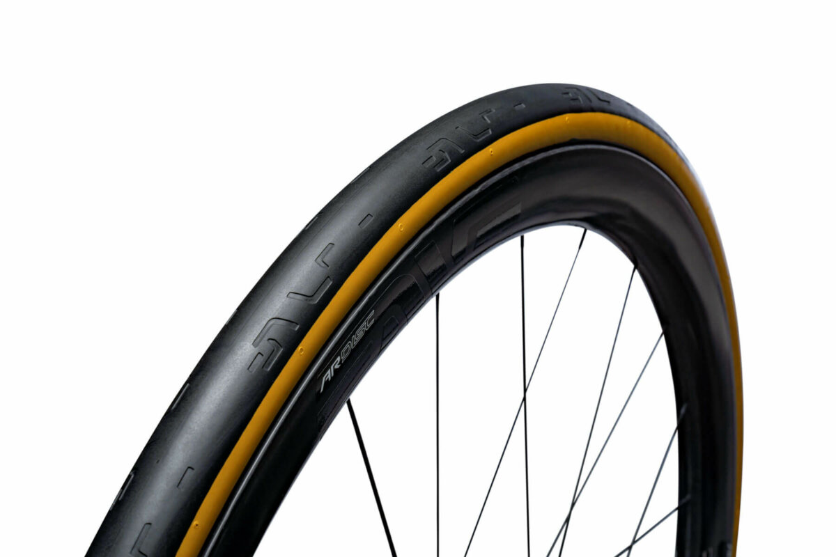 ENVE SES タイヤ 700 x 29C 2本セット 800km使用 SES ROAD TIRESESロードタイヤ | ENVE エンヴィ 日本公式サイト