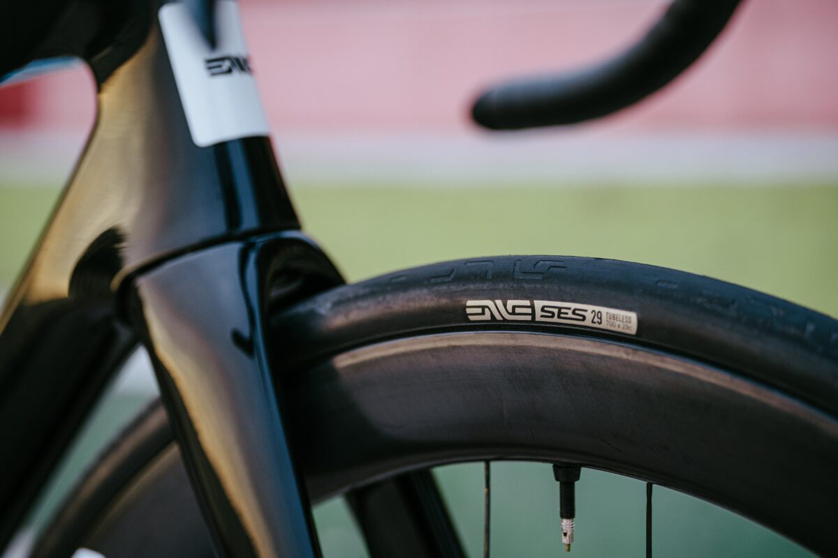 SES ROAD TIRESESロードタイヤ | ENVE エンヴィ 日本公式サイト