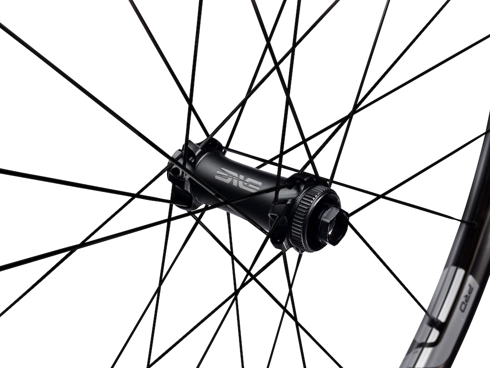 ENVE-M-series-2024-M5PRO_CFRONT_HUB