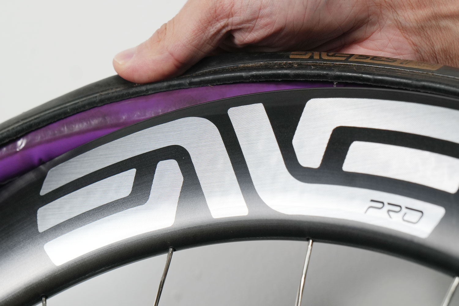 enve-top-20251208.jpg
