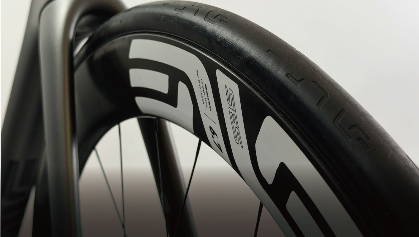 スピードを追い求めたディープホイール SES 6.7 | ENVE エンヴィ 日本