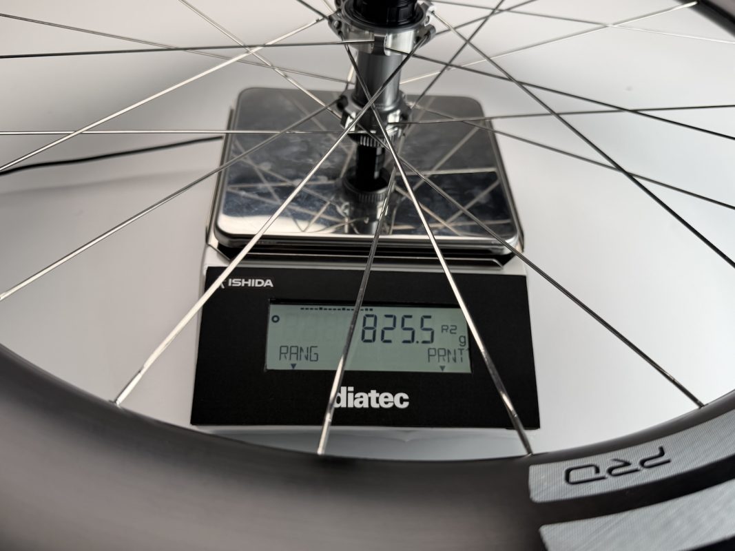 ENVE G SES 6.7 PROのリア実測重量825.5g