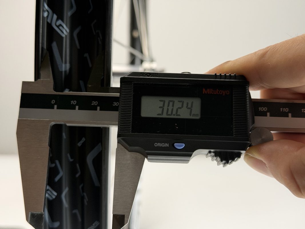 ENVE G SES 4.5 PROのリム内幅実測
