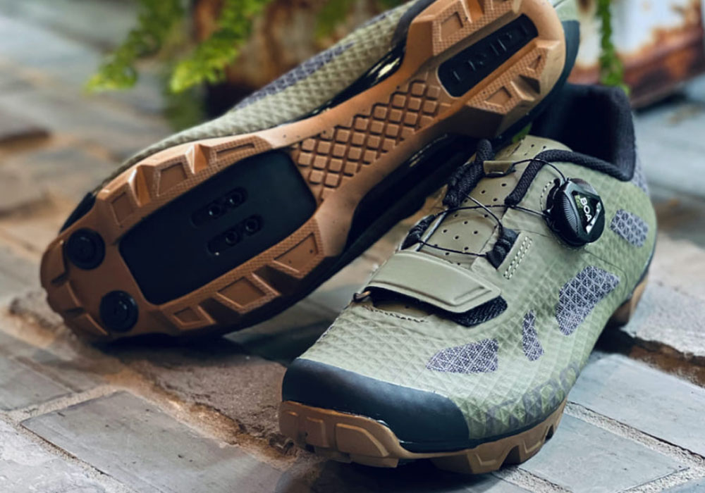 Giro SPDロードバイク用シューズ＜美品＞ サイズEU44 GRAVELシューズってどうやって選べばいいの？ | GIRO CYCLING | ジロ