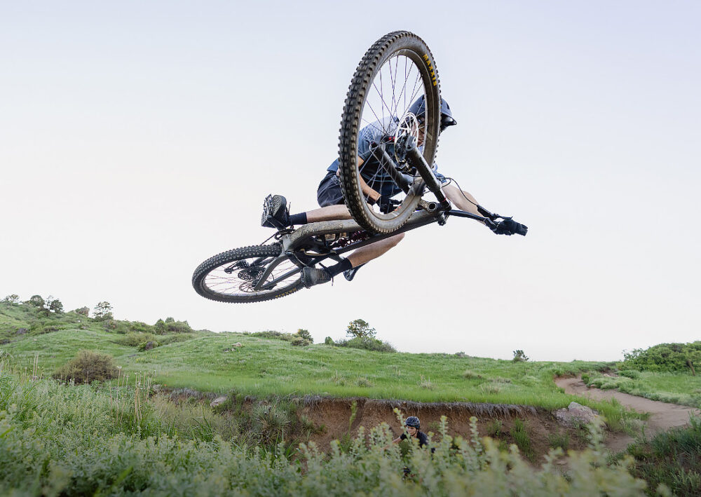 意外と!?万能。 GIRO新型フラットペダルシューズ LATCH（ラッチ）が