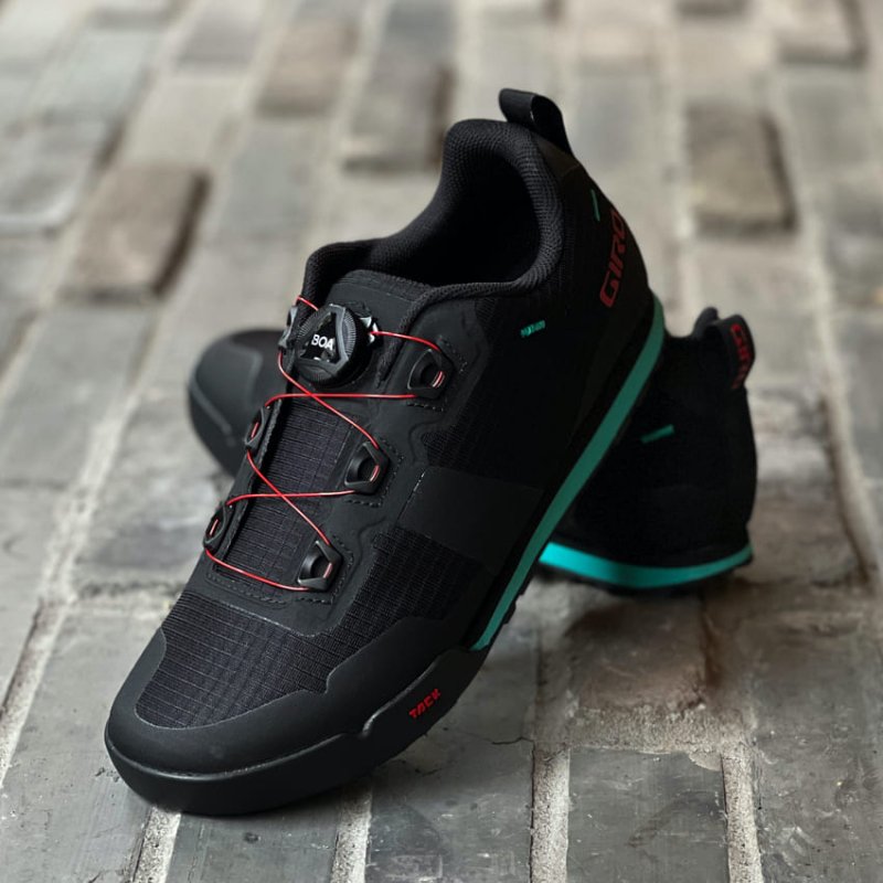 TRACKERシューズ 製品チェック | GIRO CYCLING | ジロ サイクリング