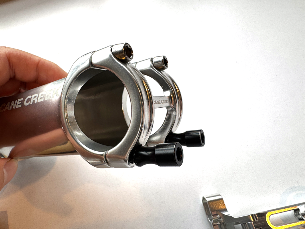 新製品情報】小さな不満も根本から解消。アルミ削り出し