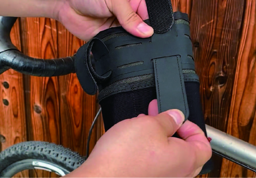 FEED_POUCH360seikeisumi