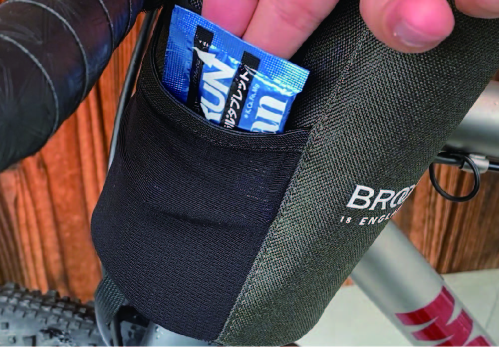 FEED_POUCH_POCKETTAKUSANNseikiesumi