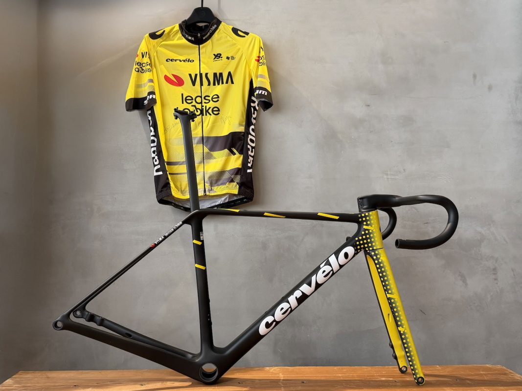 ヴィスマカラーのR5発売開始！