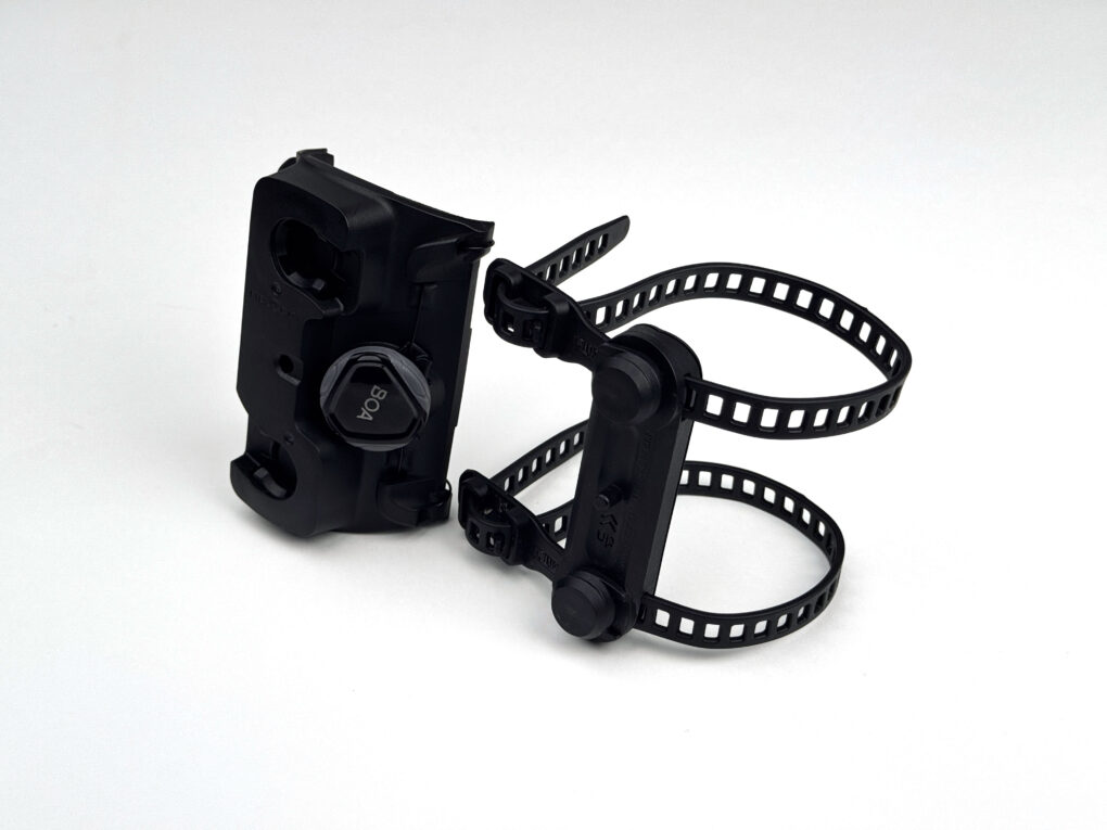 IMG_3852 TWIST UNI CONNECTOR + uni base<h6>ツイスト ユニ コネクター + ユニ ベース(ベルト固定)</h6>