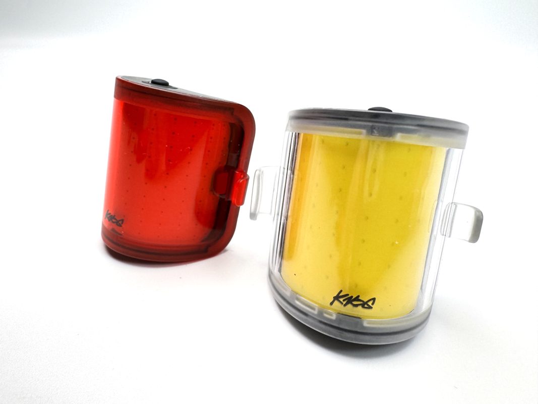 前後ライトを並べている様子