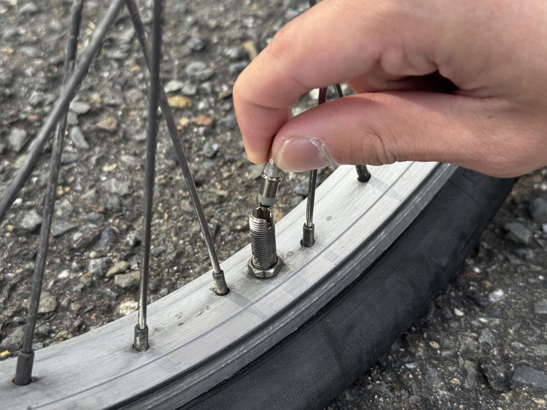 クリックバルブを取り付ける