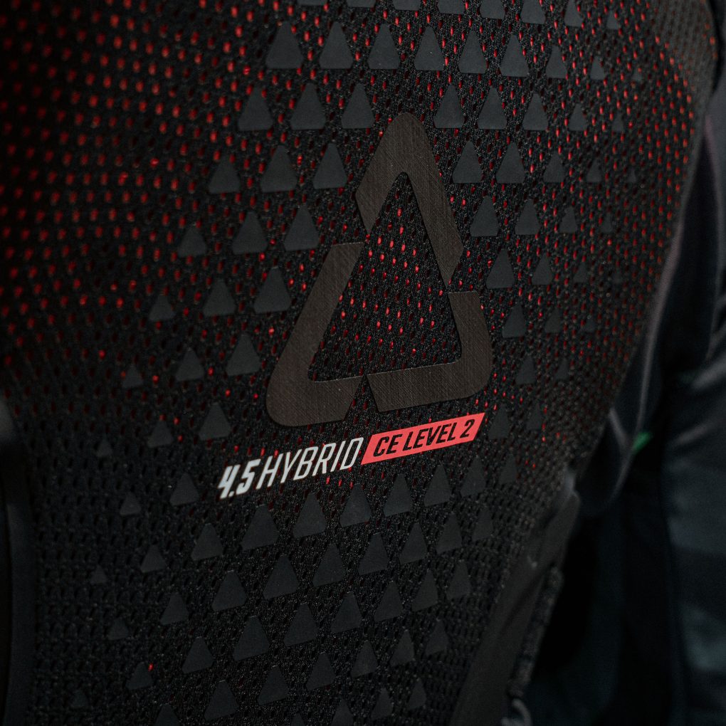 CHEST PROTECTOR 4.5 HYBRID - ダイアテックジャーナル