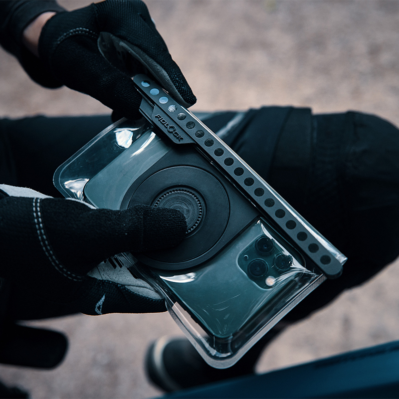 VACCUM UNI PHONE CASE M4