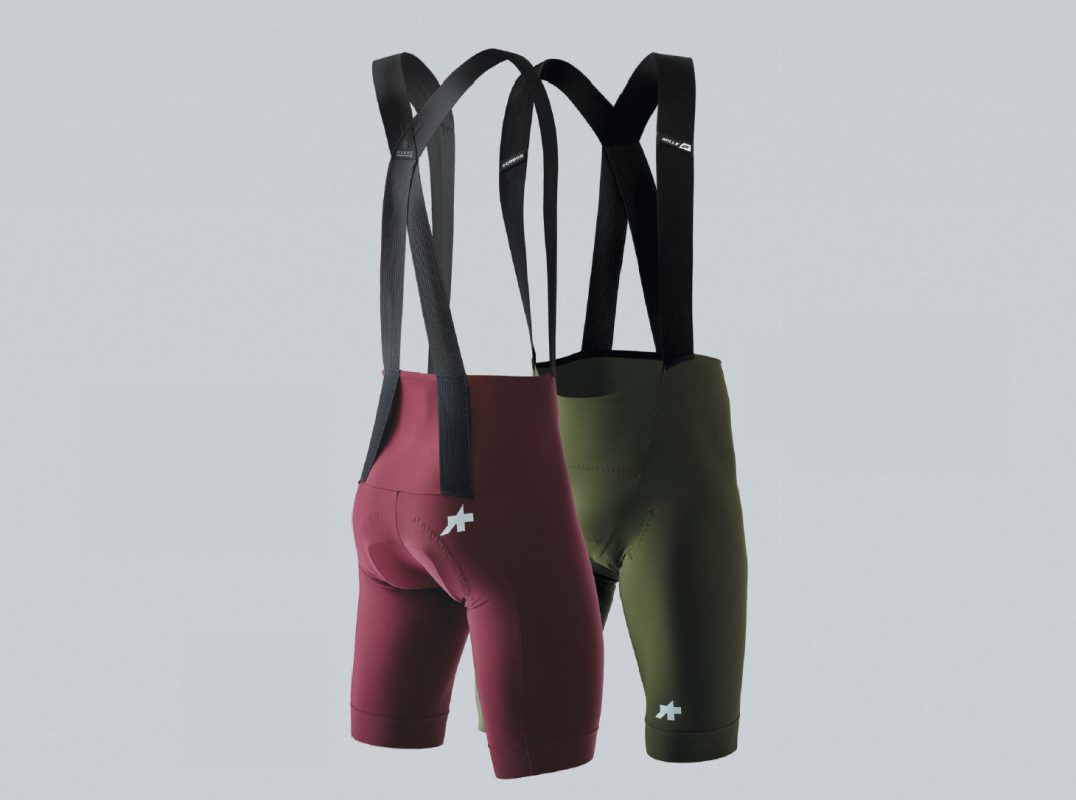 赤と緑のビブショーツの製品画像