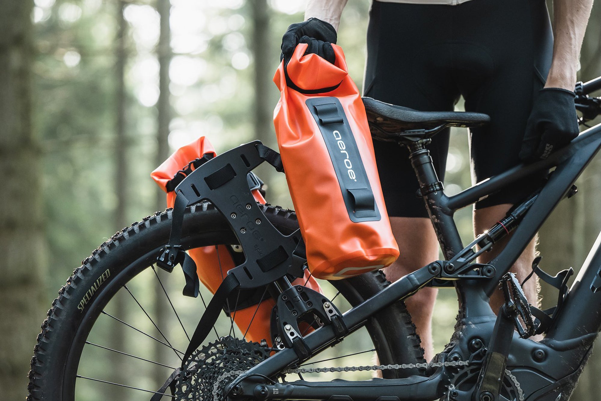 cradle-heavy-duty-dry-bag-8l-spider-rear-rack-cradle_d75c4351-042a-43ab-a679-a67d7f1a1946_2000x