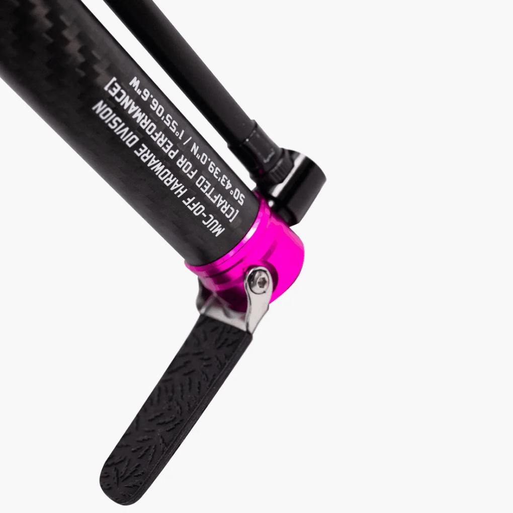 Muc off限定品　AIR MACH CARBON 携帯ポンプ カーボン製 AirMach Carbon Pump | Muc-Off USA
