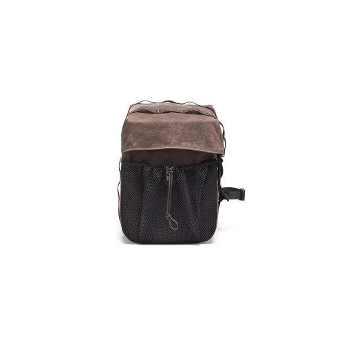 RAMBLER RAND BAG SEAL BROWNは、外側に黒いメッシュのポケットとドローストリング式の開閉口を備えた自転車用バッグです。.