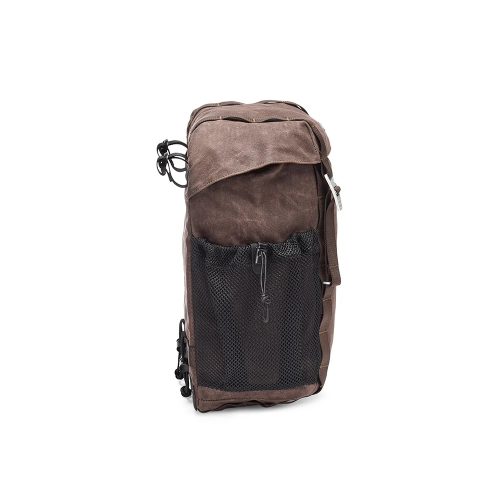 HALF HAUL PANNIER SEAL BROWN 自転車用バッグ。ブラウン仕上げで、外側にブラックのメッシュポケットが付いています。.