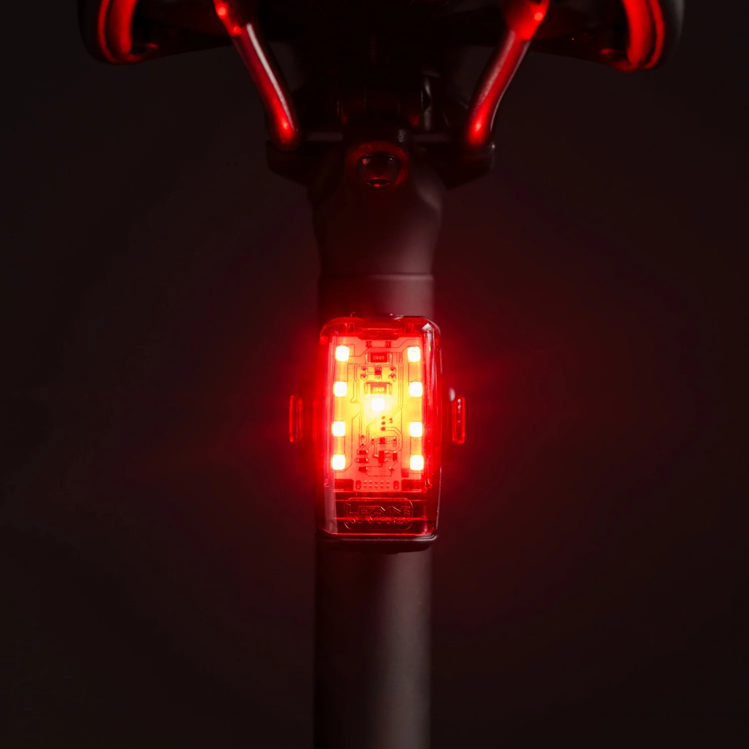 imgi_9_1-LED-12RPRO-V604_KtvDrivePro_Rear_lifestyle_02_R0