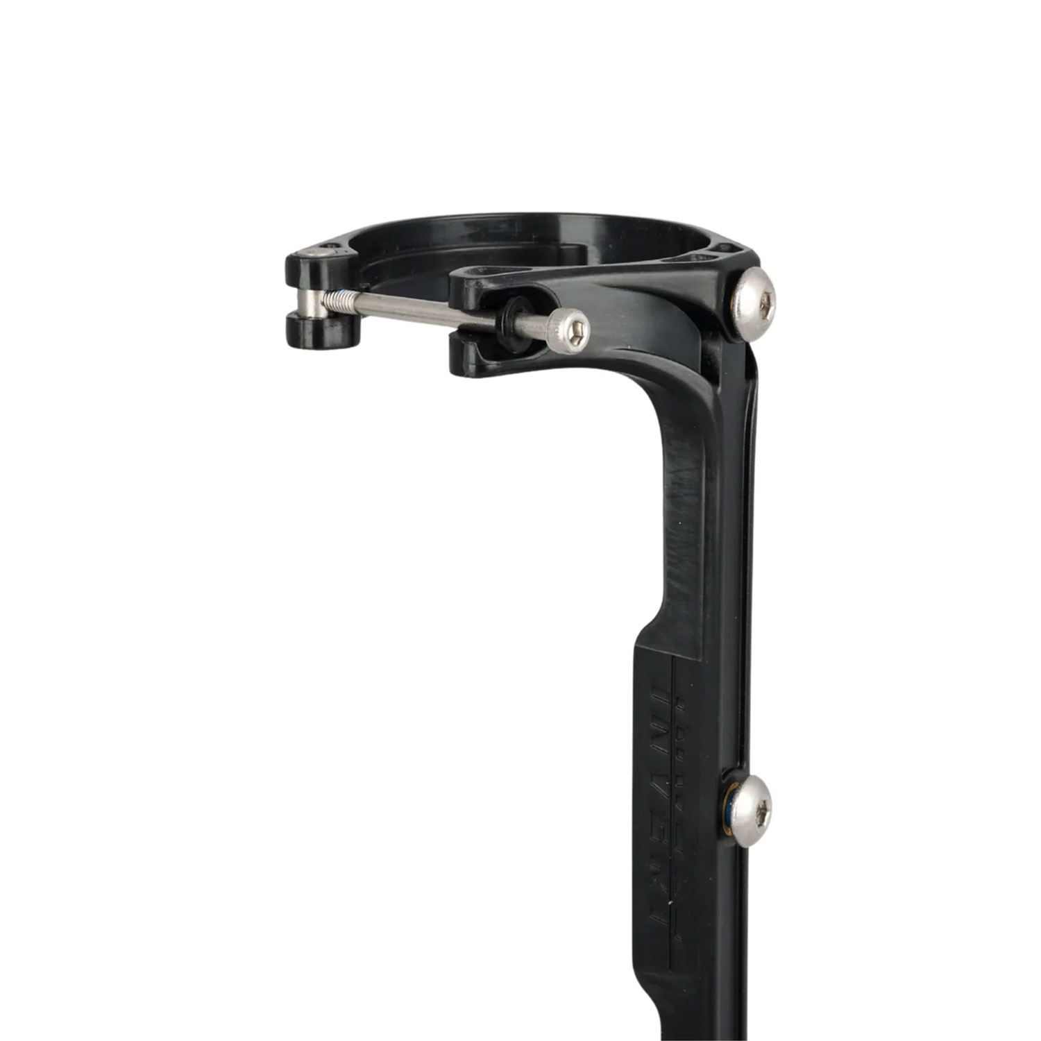 INVERT CARGO MOUNT BOXEDは、円形のクランプとアームを備えたブラックのプラスチックとメタルのアクセサリーで、自転車のフレームやハンドルバーにしっかりと取り付けられるように設計されており、多目的なカーゴ・マウントが可能。.