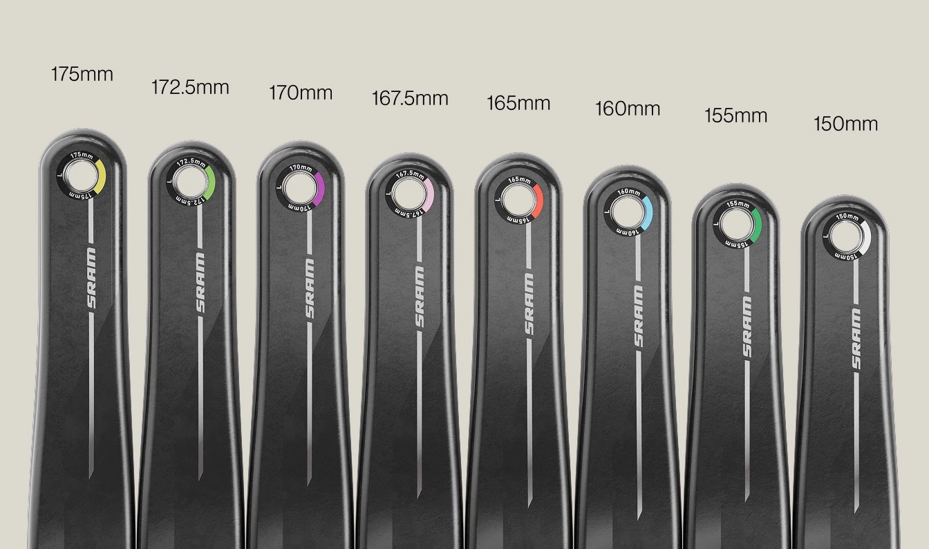 175mmから150mmまでの長さ順に並べられた、SRAM製の自転車用クランクアーム8本。.