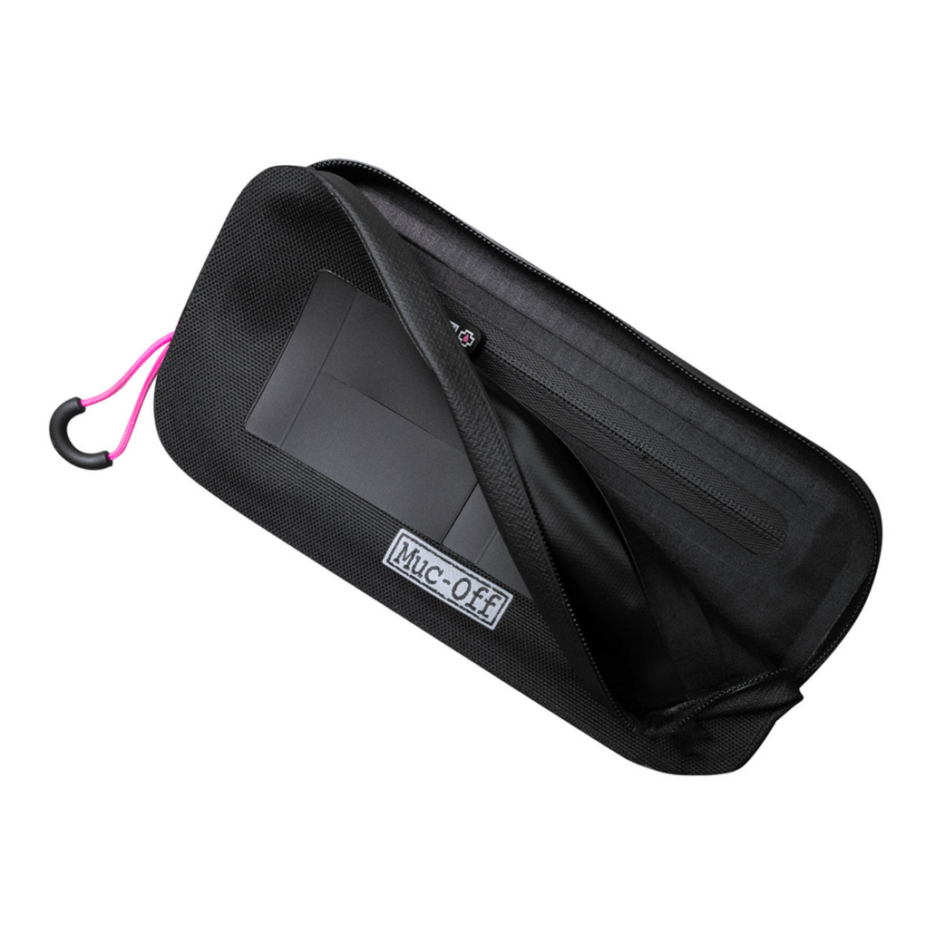 WATERPROOF ESSENTIAL CASEウォータープルーフエッセンシャルケース